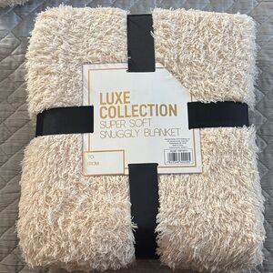 Super Soft Snuggly Blanket - Cream
